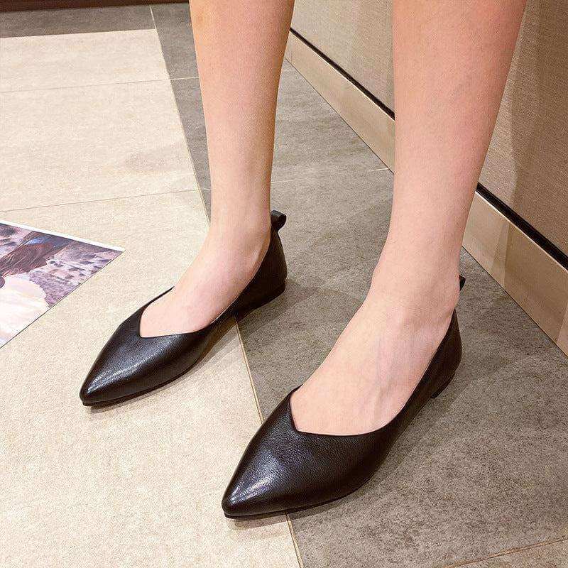 Ladies spring pointed flat shoes with low heel, cowhide upper, and wear-resistant sole, perfect for spring, summer, and autumn.