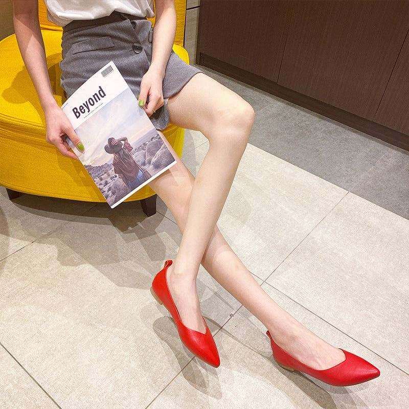 Red  flat shoes for women, first layer cowhide, suitable for spring, summer, and autumn.