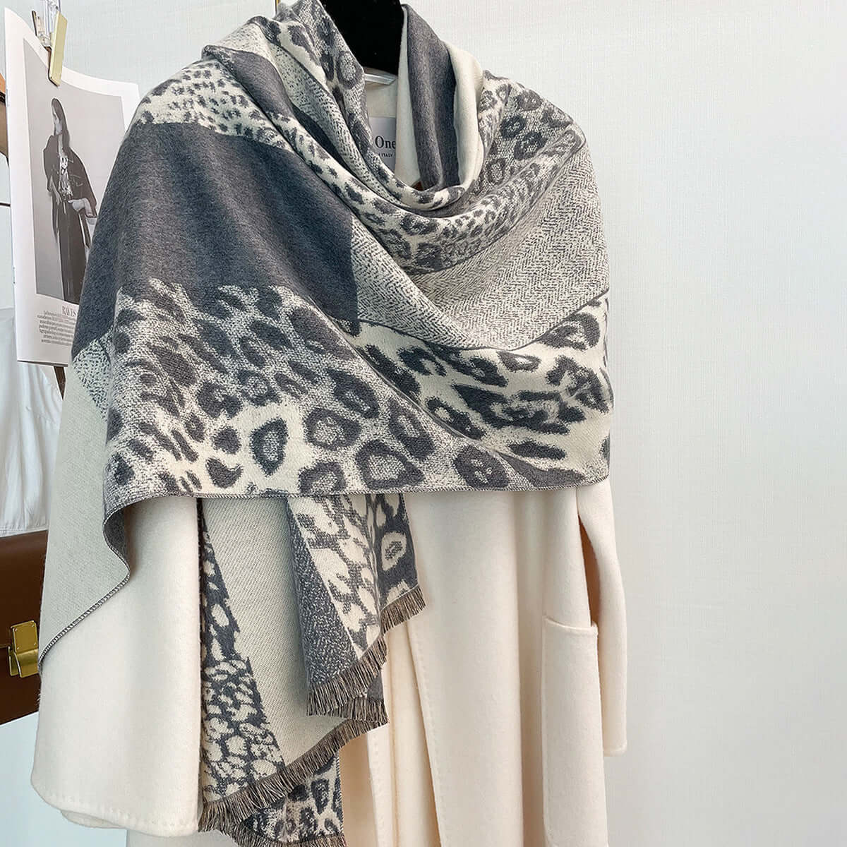 Color-blocking leopard print shawl scarf in gray, thick warm design for autumn and winter.