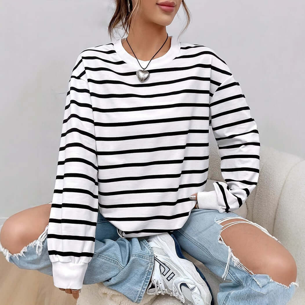 Women's vintage stripe long-sleeved T-shirt, casual loose fit, polyester pullover in white.