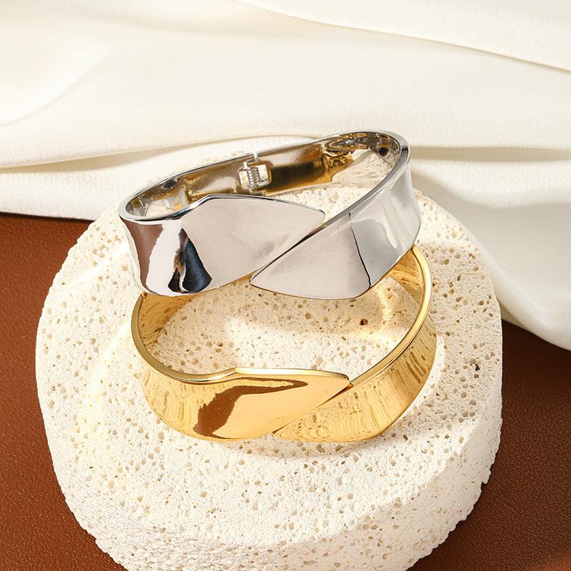 Gold and steel titanium steel bracelets, irregular exaggerated design