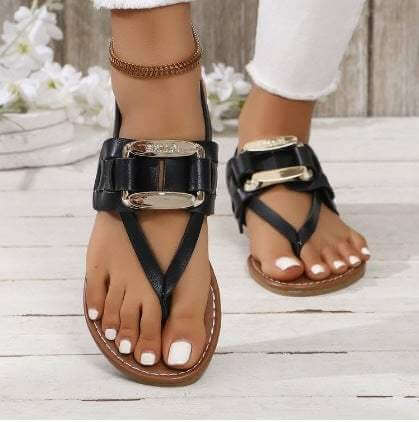 Plus size flip-toe sandals for women, European and American style, black with metal elements, artificial PU upper, rubber sole.